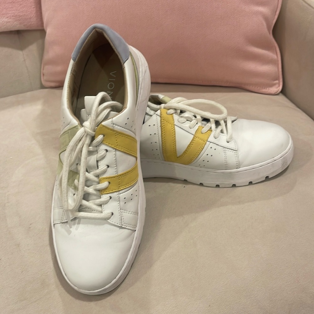 VIONIC Simasa Lace up Sneakers SZ 8